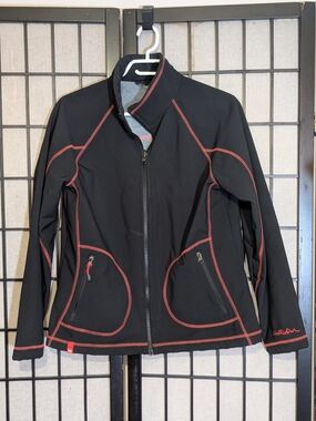 Women's Windriver Black Softshell Jacket with Red Contrast Stitching Sz L